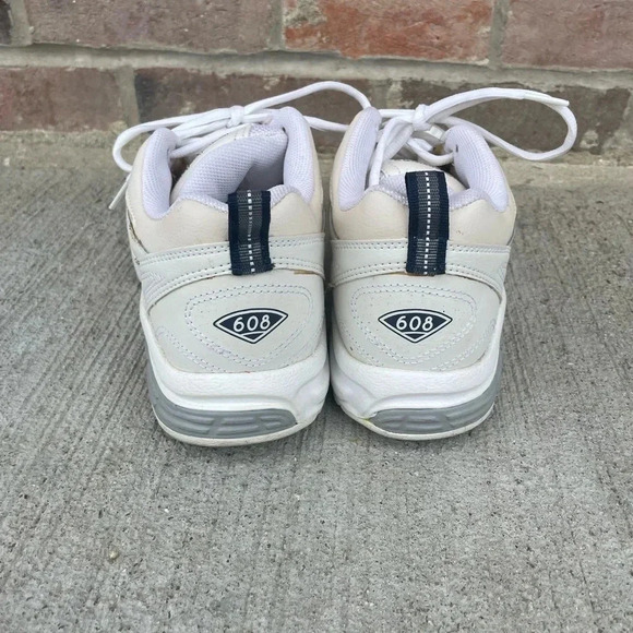 New Balance Shoes Womens Size 10 608V3 White Walking Comfort Lace Up WX608V3W - Picture 6 of 8